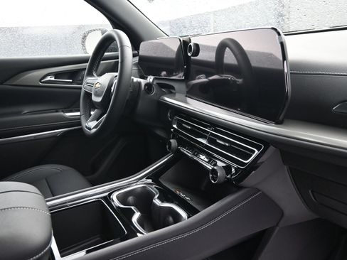 New 2026 Chevrolet Traverse LT w/ Driver Confidence Package FWD image 30