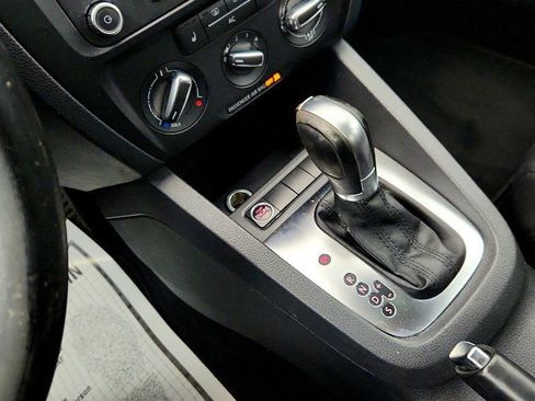 Used 2011 Volkswagen Jetta SEL image 17