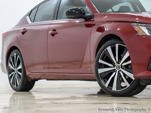 Used 2019 Nissan Altima 2.5 SR w/ SR Premium Package image 4