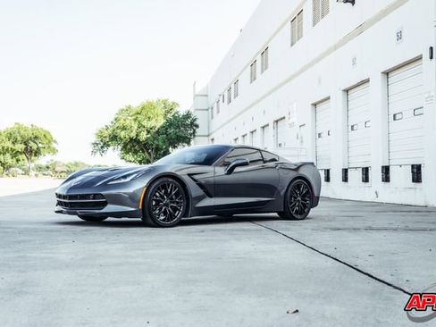 Used 2017 Chevrolet Corvette Stingray Coupe RWD image 38