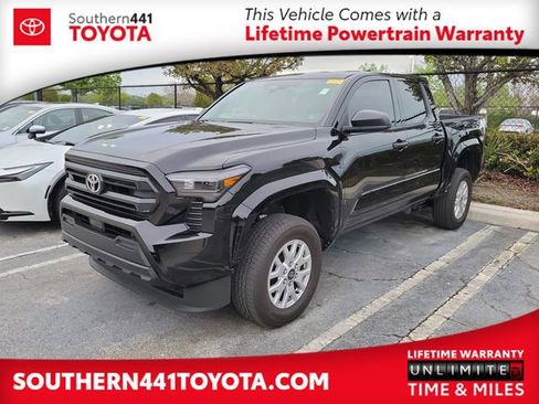 Used 2025 Toyota Tacoma SR image 1