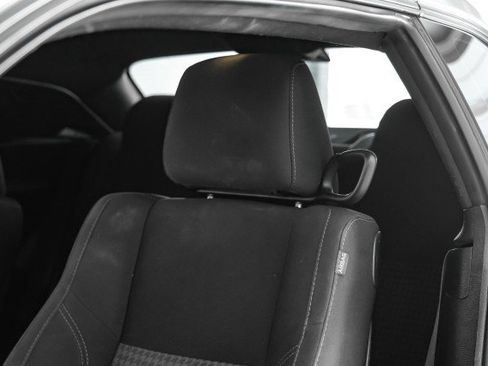 Used 2015 Dodge Challenger SXT image 26