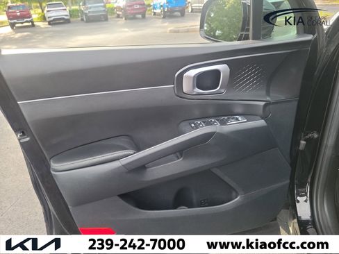 Certified 2023 Kia Sorento LX FWD image 24