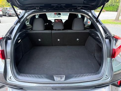 Used 2021 Toyota C-HR LE image 36