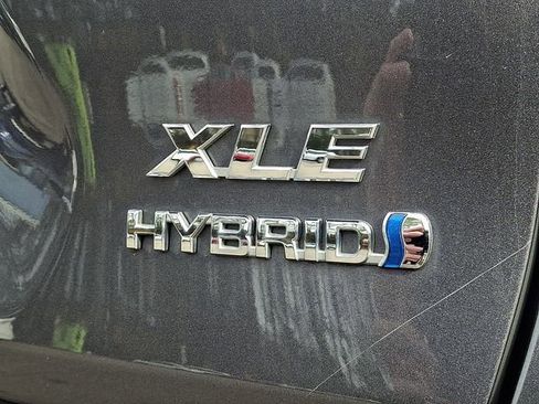 Used 2021 Toyota RAV4 XLE w/ Convenience Package image 35