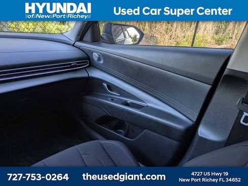 Used 2024 Hyundai Elantra SEL image 17