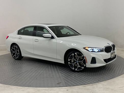 Used 2025 BMW 330i xDrive Sedan w/ Convenience Package image 6