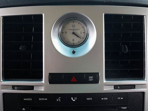 Used 2010 Chrysler 300 Touring RWD image 30