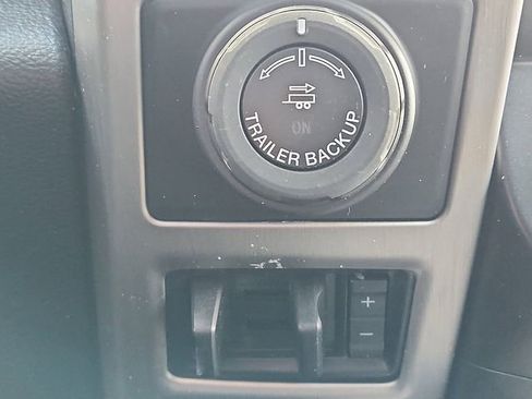 Used 2016 Ford F150 Platinum w/ Equipment Group 701A Luxury image 30