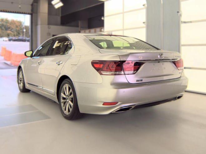Used 2016 Lexus LS 460 AWD w/ Comfort Package image 6