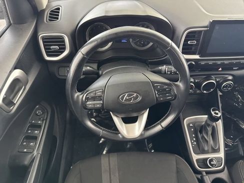 Used 2022 Hyundai Venue SEL FWD image 23