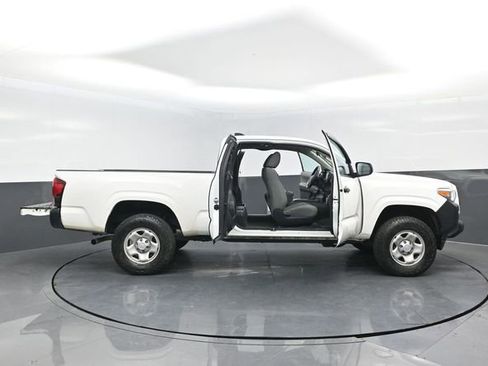 Used 2020 Toyota Tacoma SR image 29