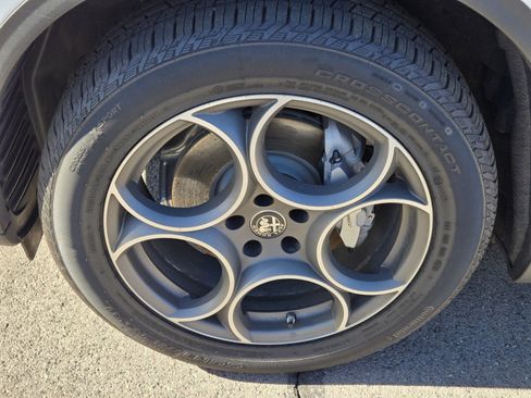 New 2025 Alfa Romeo Stelvio Sprint image 6