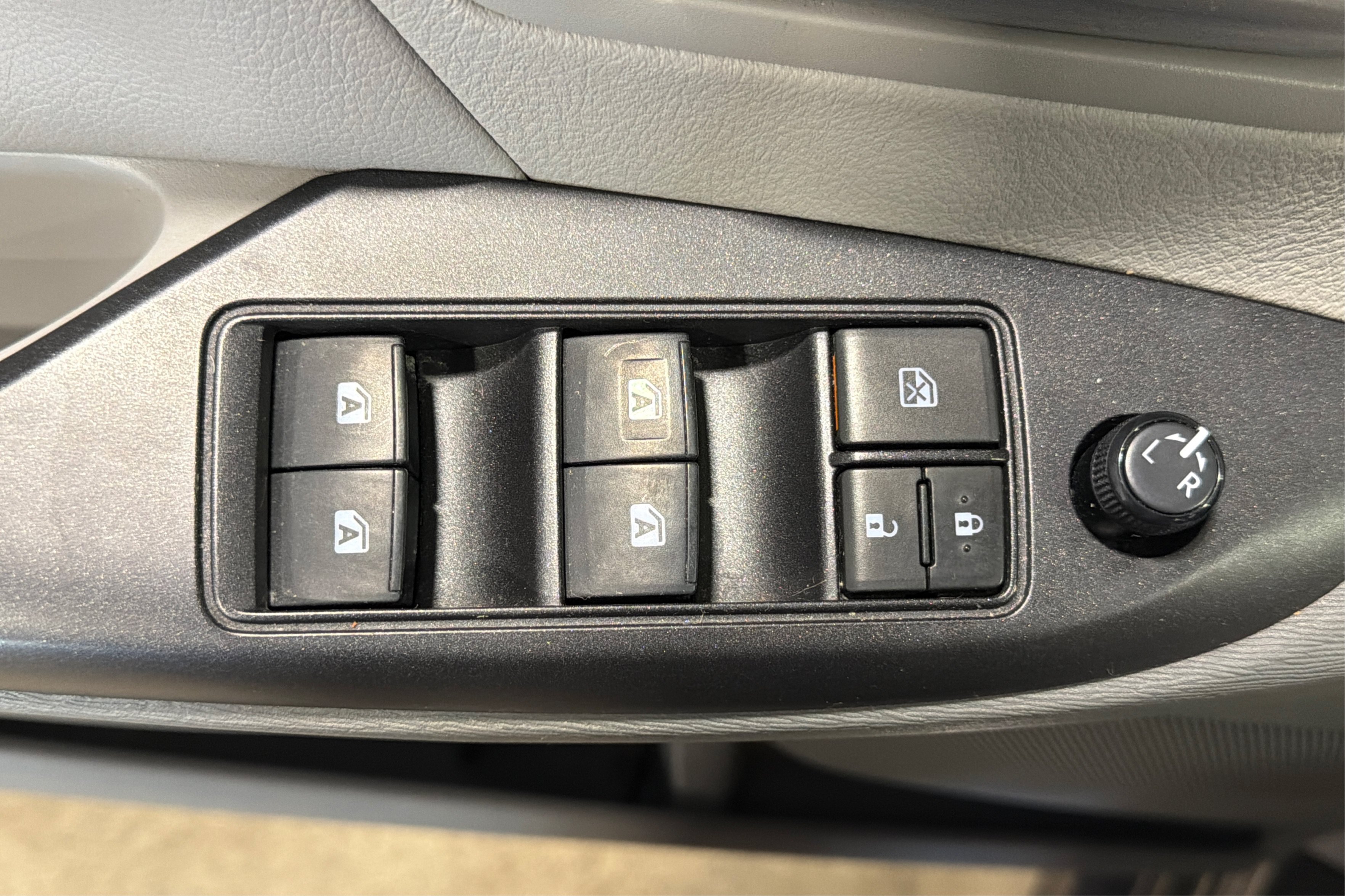 Used 2019 Toyota Sienna LE FWD image 16