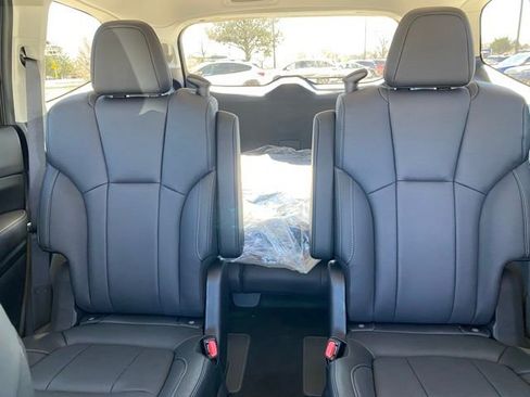 New 2026 Subaru Ascent Limited image 11