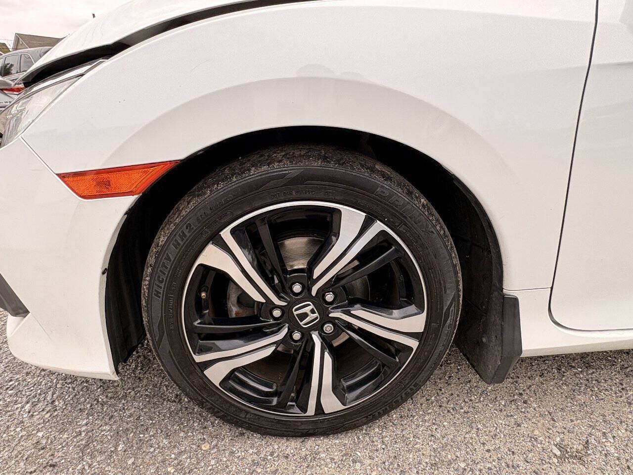 Used 2016 Honda Civic Touring image 33
