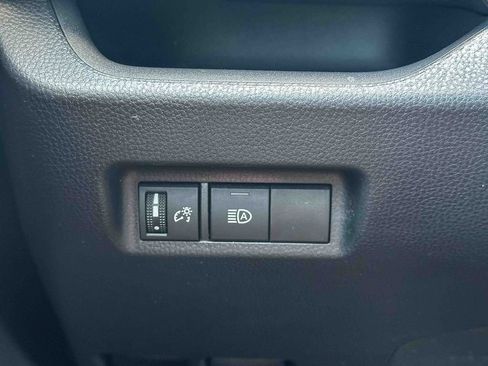 Used 2025 Toyota RAV4 XLE FWD image 35