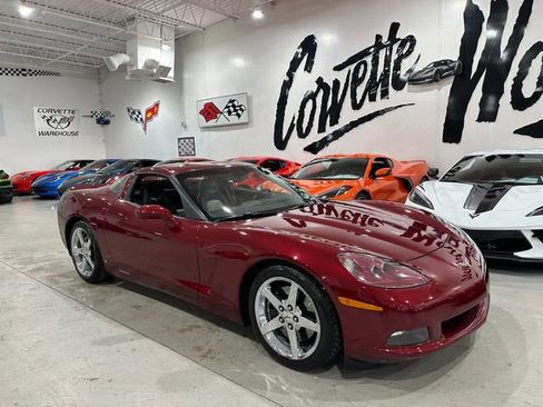 Used 2007 Chevrolet Corvette Coupe w/ Preferred Equipment Group RWD image 21