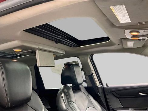 Used 2013 Chevrolet Traverse LT image 4