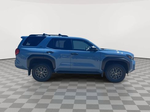 Used 2025 Toyota 4Runner SR5 AWD/4WD image 4