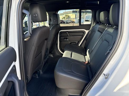 Used 2025 Land Rover Defender 110 S image 29