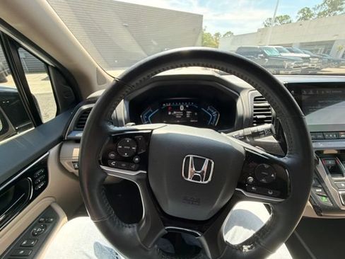 Used 2024 Honda Odyssey Elite image 15
