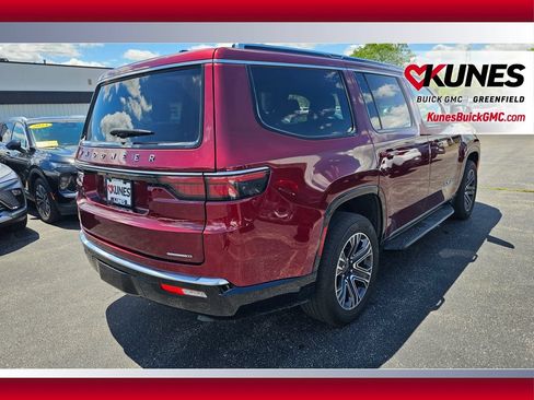 Used 2024 Jeep Wagoneer Series II AWD/4WD image 9