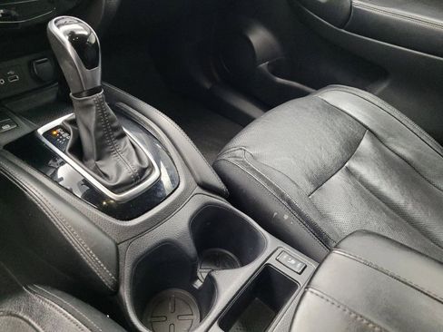 Used 2020 Nissan Rogue SL image 26