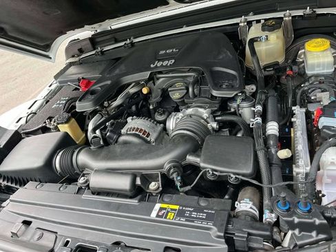 Used 2018 Jeep Wrangler Unlimited Rubicon AWD/4WD image 14