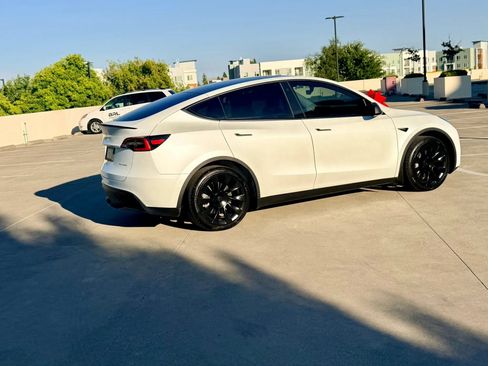 Used 2020 Tesla Model Y Long Range AWD/4WD image 6