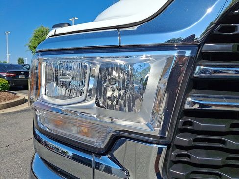 Certified 2024 RAM 2500 Big Horn AWD/4WD image 9