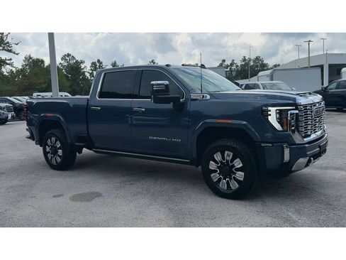 Certified 2026 GMC Sierra 2500 Denali w/ Denali Reserve Package AWD/4WD image 2