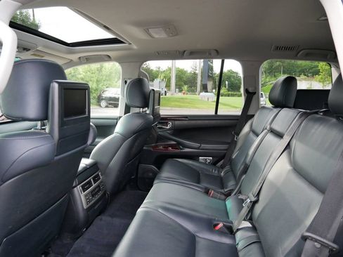Used 2014 Lexus LX 570 4WD image 11