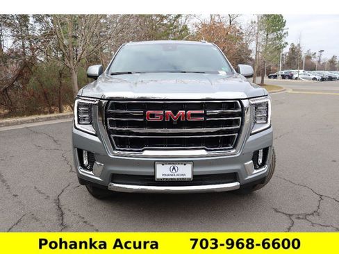 Used 2024 GMC Yukon SLT w/ SLT Premium Package image 2