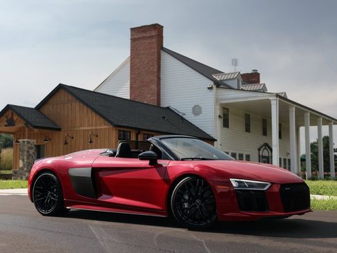 Used 2018 Audi R8 V10 plus w/ Full Leather Package image 9