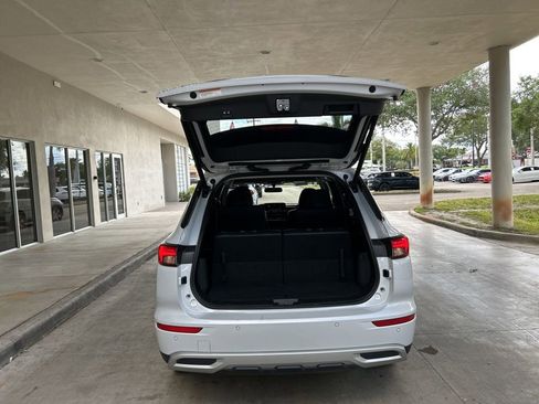 Used 2024 Mitsubishi Outlander SE AWD/4WD image 35