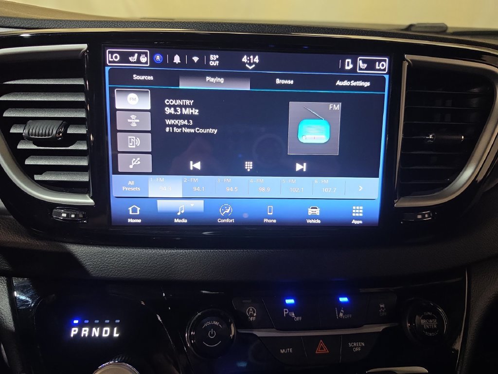 Used 2025 Chrysler Pacifica Select FWD image 12