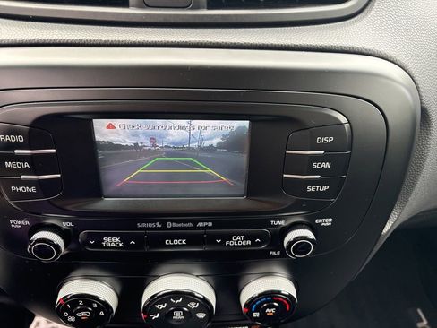 Used 2016 Kia Soul + FWD image 25