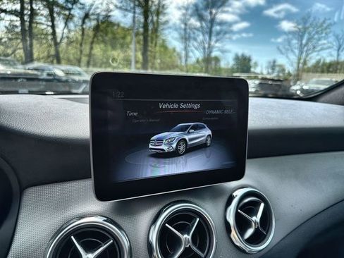 Used 2020 Mercedes-Benz GLA 250 4MATIC image 13