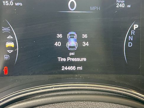 Used 2022 Jeep Grand Cherokee Laredo X image 12