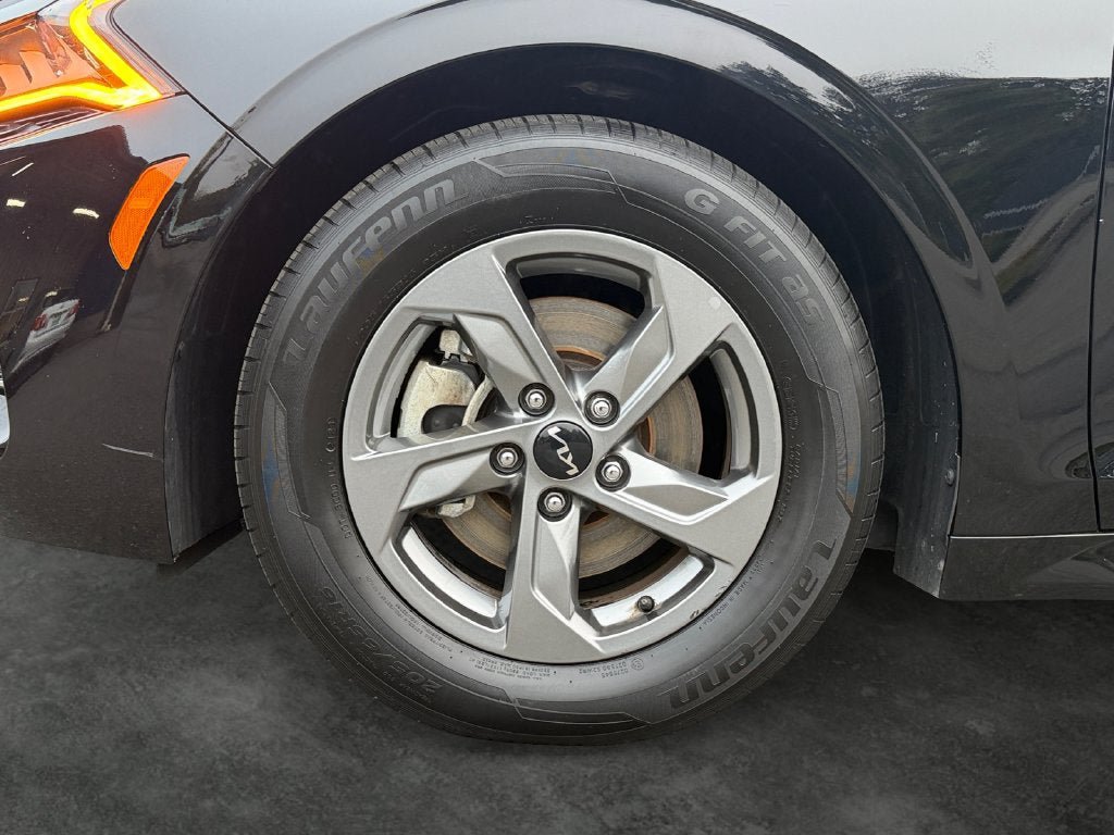 Used 2022 Kia K5 LXS FWD image 5