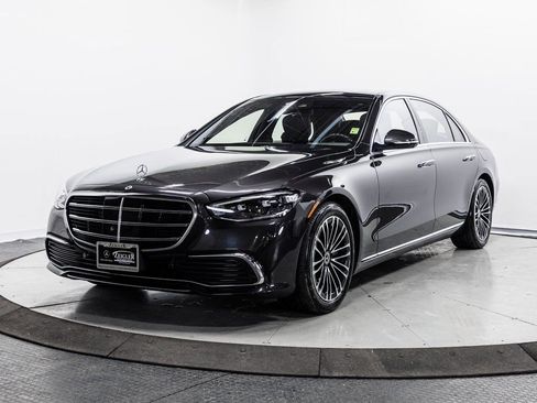 Used 2023 Mercedes-Benz S 580e 4MATIC Sedan image 3