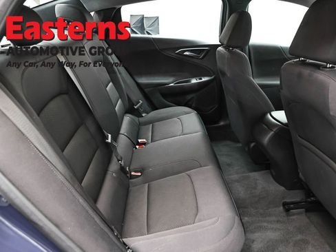 Used 2025 Chevrolet Malibu RS FWD image 22