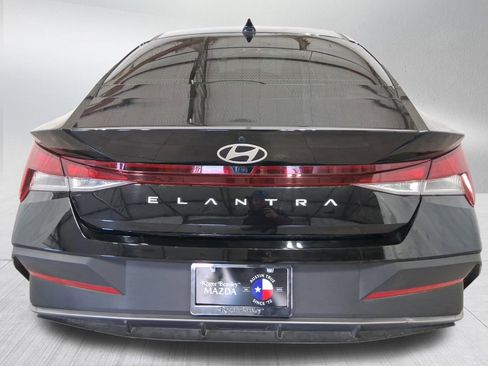 Used 2024 Hyundai Elantra SEL FWD image 6