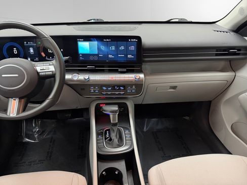 Certified 2025 Hyundai Kona SEL image 11