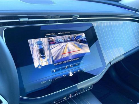 Used 2025 Mercedes-Benz E 350 4MATIC Sedan image 23