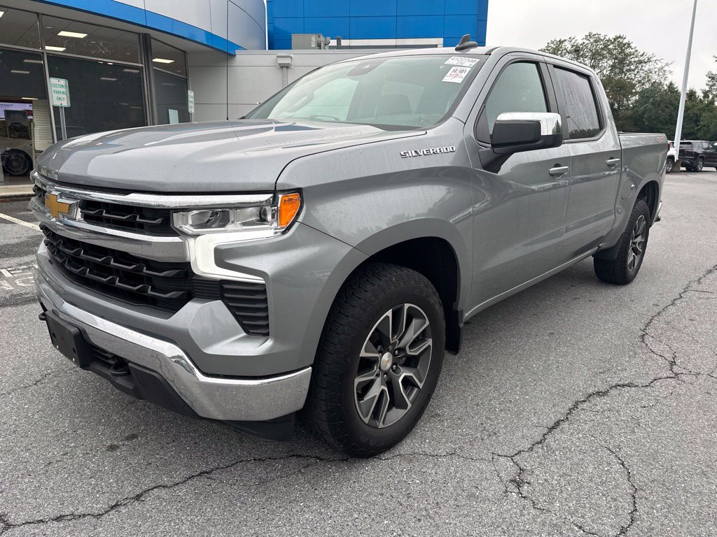 Used 2024 Chevrolet Silverado 1500 LT AWD/4WD image 1