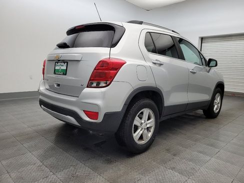 Used 2017 Chevrolet Trax LT w/ LT Convenience Package image 9