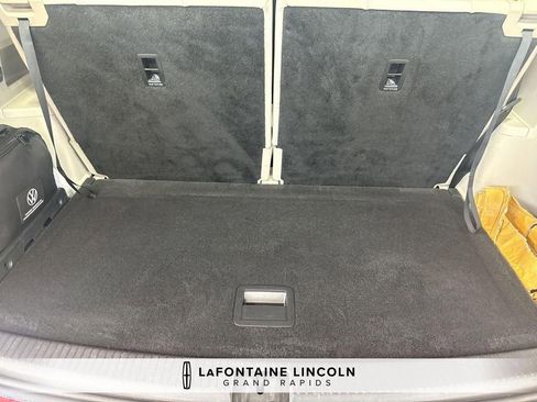 Used 2024 Volkswagen Atlas SEL AWD/4WD image 30
