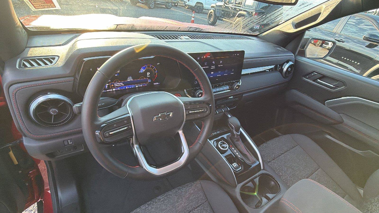 Used 2024 Chevrolet Colorado Z71 w/ Z71 Convenience Package 2 AWD/4WD image 3
